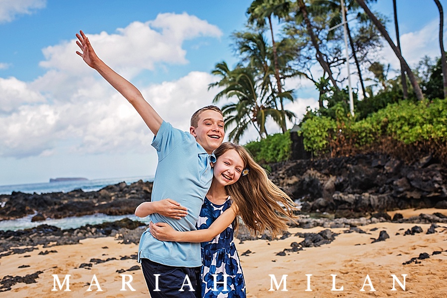Makena Cove family photo session by Maui photographer Mariah Milan