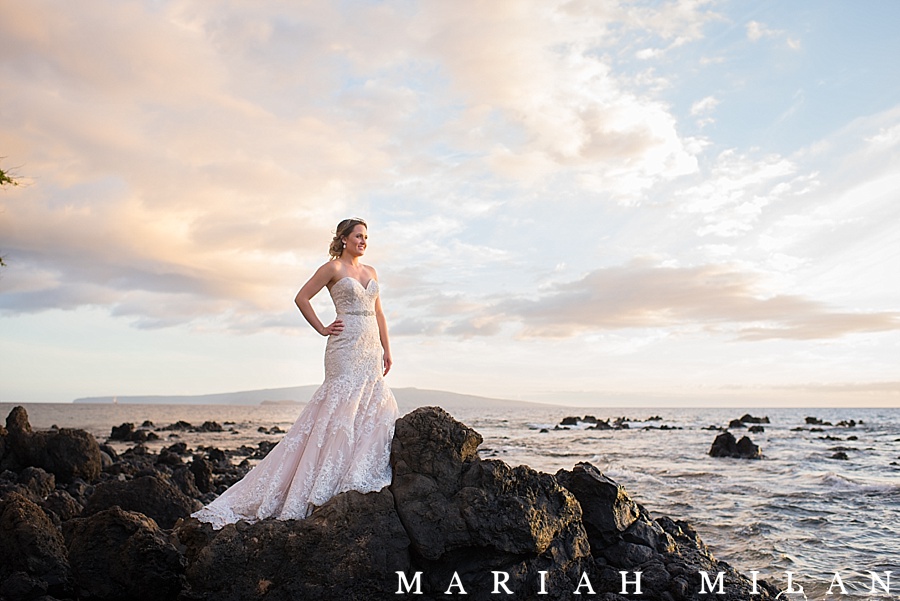 mokapu beach wedding bride on rocks