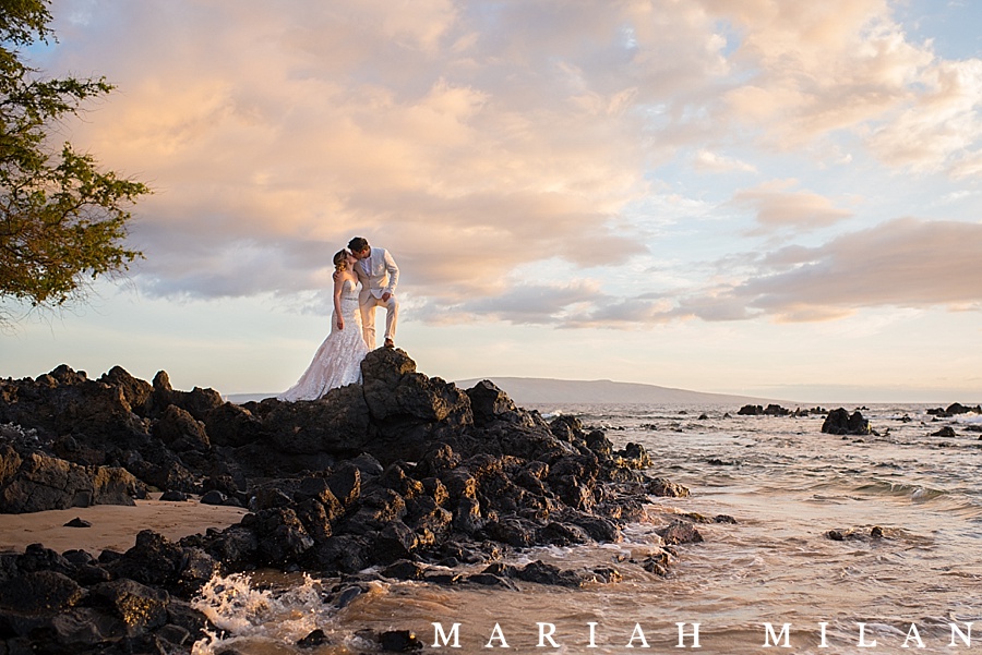 Mokapu Beach wedding kiss