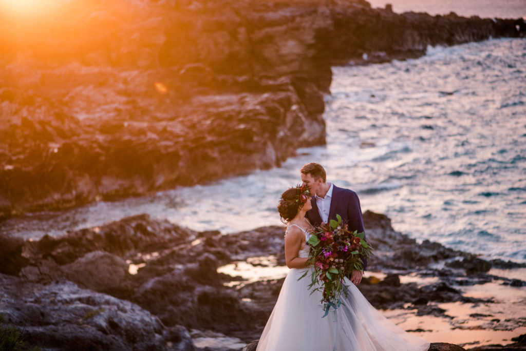 Maui elopement on the cliffs at Ironwood