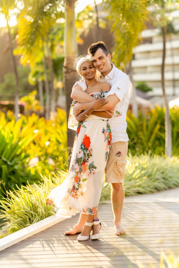 Sheraton Maui resort grounds are a perfect place for a vow renewal and portraits 